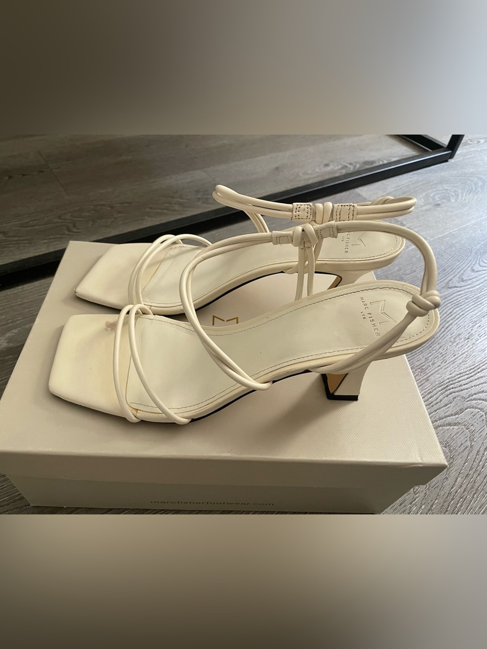 Marc Fisher ivory heels, size 10